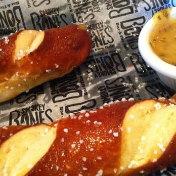 Smokey Bones Ronkonkoma - Some buttery bones - American Near Me - Ronkonkoma, New York
