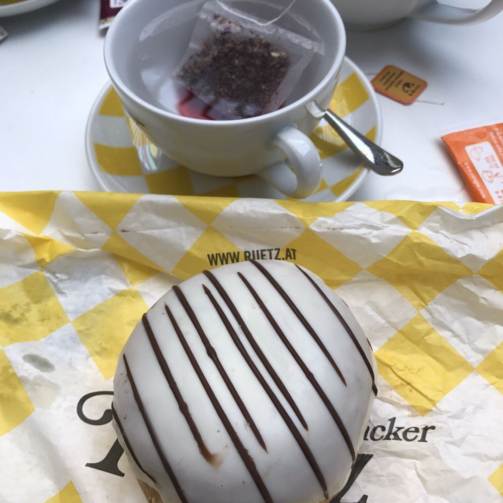 Der Bäcker Ruetz - Donut with tea - Bakeries Near Me - Innsbruck, 7