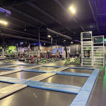 Sky Zone Trampoline Park - Trampolines and parkour courses - Trampoline Parks Near Me - Thousand Oaks, California Sky Zone Trampoline Park - Trampolines and parkour courses - Trampoline Parks Near Me - Thousand Oaks, California