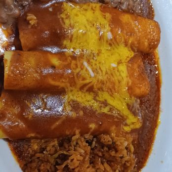Quinto Patio - Bars Near Me - Smithville, Texas
