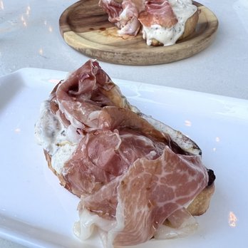 Acanto - Bruschetta - Italian Near Me - Chicago, Illinois Acanto - Bruschetta - Italian Near Me - Chicago, Illinois