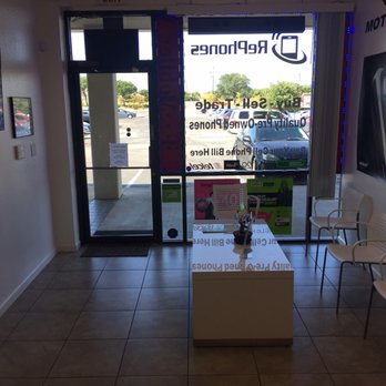 RePhones - The waiting area of our repair shop. Relax and watch some tv while your phone is getting re-fixed. - Mobile Phones Near Me - Pflugerville, Texas RePhones - The waiting area of our repair shop. Relax and watch some tv while your phone is getting re-fixed. - Mobile Phones Near Me - Pflugerville, Texas