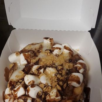 Cinnaholic - Tastes like summer by a campfire - Bakeries Near Me - Schaumburg, Illinois