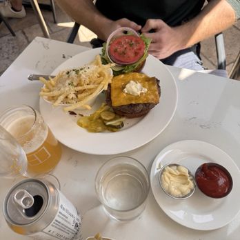 El Dorado Kitchen - EDK BURGER - New American Near Me - Sonoma, California El Dorado Kitchen - EDK BURGER - New American Near Me - Sonoma, California