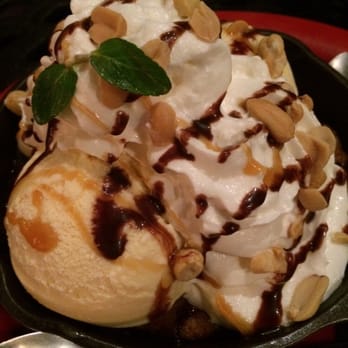 Bubba Gump Shrimp Co. - Skillet cookie. Yum. But too much ice cream. Pic showed only one scoop. - Seafood Near Me - Cancún, ROO Bubba Gump Shrimp Co. - Skillet cookie. Yum. But too much ice cream. Pic showed only one scoop. - Seafood Near Me - Cancún, ROO