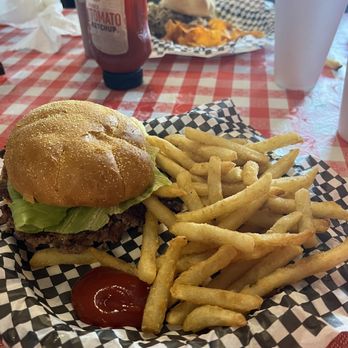 Blacksheep BBQ - Burger and fries with pulled pork in background - Burgers Near Me - Yellville, Arkansas