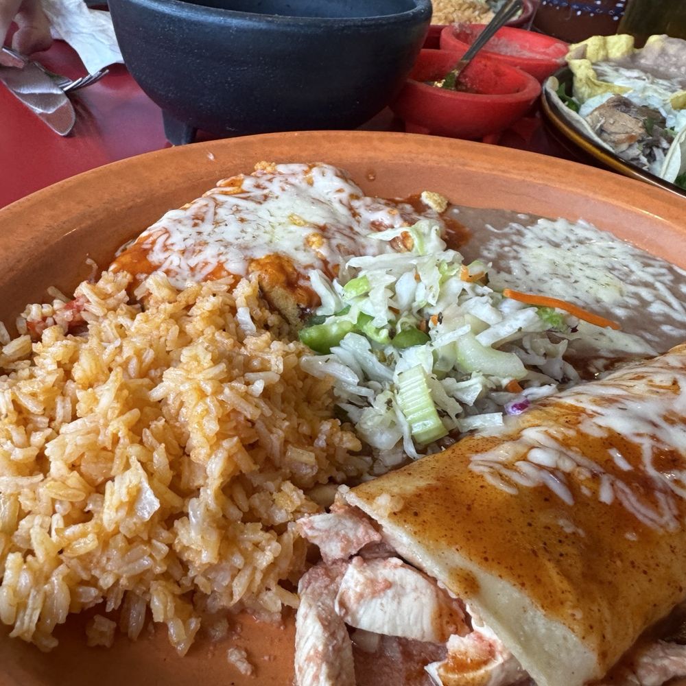 El Paraiso Mexican Grill - 7. Enchilada and Chile Relleno Combo - Mexican Near Me - Snohomish, Washington El Paraiso Mexican Grill - 7. Enchilada and Chile Relleno Combo - Mexican Near Me - Snohomish, Washington