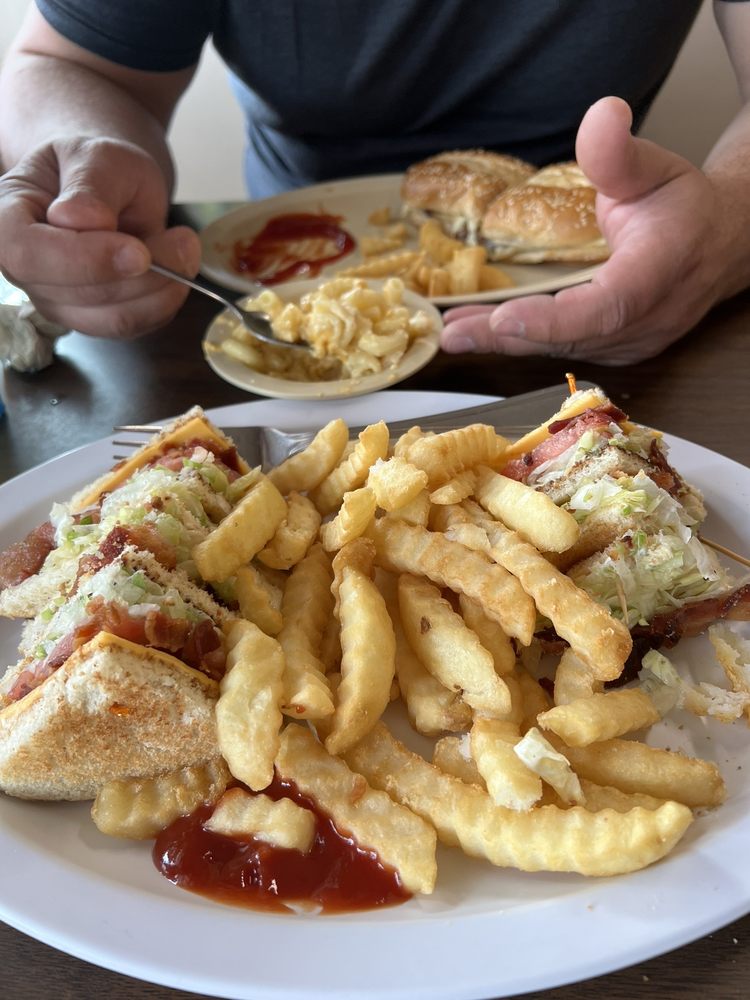 LOU AND PERRY’S Updated October 2024 15 Reviews 501 N Main Street