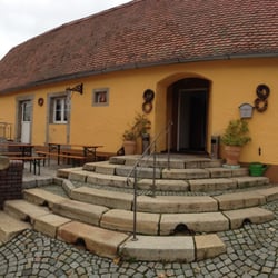 Wolfadl Zoigl - Wolfadl Zoigl Falkenberg - Zoiglstube mit Eingang