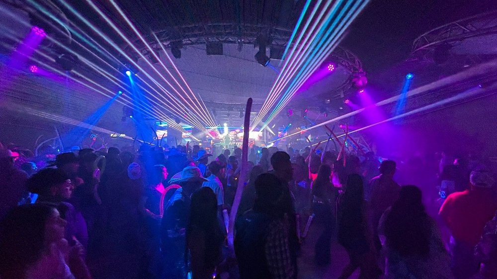 Silver Saloon Image
