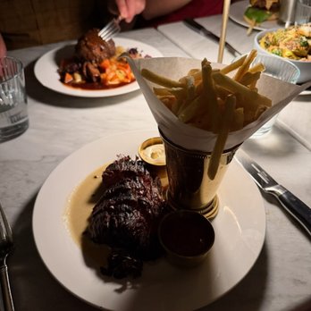 1928 Beacon Hill - Steak frites - American Near Me - Boston, Massachusetts