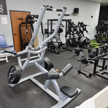 Absolute Iron Gym - Trainers Near Me - Arlington, Texas