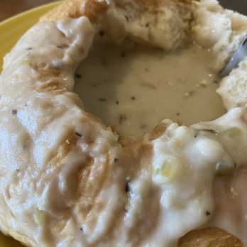 Cambria Mimosas - Great clam chowder bread bowl - American Near Me - Cambria, California
