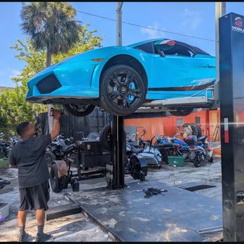Mobile Auto Lift - DIY Auto Shop Near Me Mobile Auto Lift - DIY Auto Shop Near Me