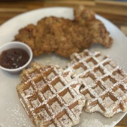 Bubbles and Brunch - Chicken and waffles