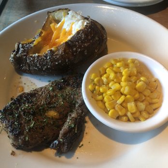 Cheddar's Scratch Kitchen - 6 oz. Top Sirloin Steak - Comfort Food Near Me - Sanford, Florida