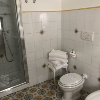 Albergo Marincanto - bathroom in the superior room - Hotels Near Me - Positano, SA