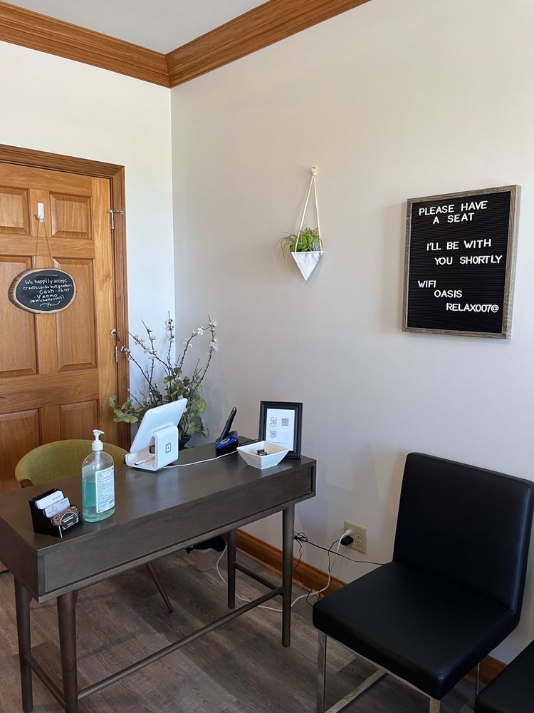 Michelle's Oasis Logo