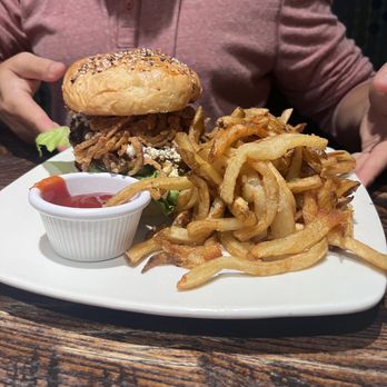 Local Goat - New American Near Me - Pigeon Forge, Tennessee