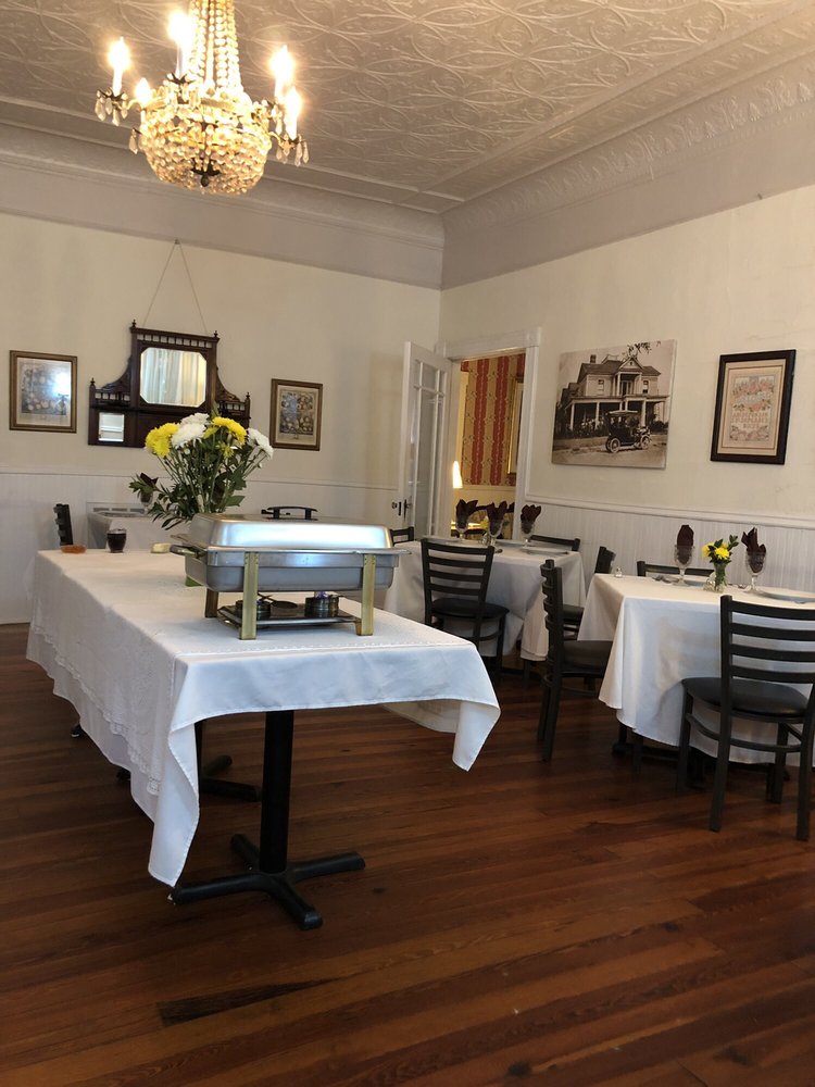 THE VERANDA HISTORIC BED & BREAKFAST INN 80 Photos & 29 Reviews Hotels 252 Seavy St