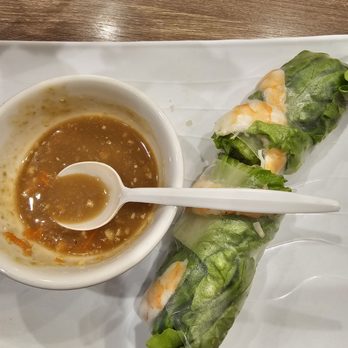 Bone & Broth - Shrimp spring roll & peanut sauce - Vietnamese Near Me - Ontario, California Bone & Broth - Shrimp spring roll & peanut sauce - Vietnamese Near Me - Ontario, California