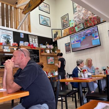 Bonjour French Cafe - Indoor - French Near Me - Siesta Key, Florida Bonjour French Cafe - Indoor - French Near Me - Siesta Key, Florida