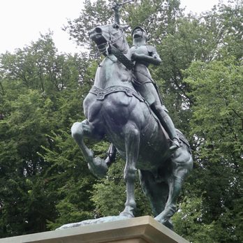 Jardin Jeanne-d'Arc - Parks Near Me - Quebec City, Quebec Jardin Jeanne-d'Arc - Parks Near Me - Quebec City, Quebec