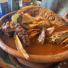 Caldo arrecho mucho sabor el marisco de calidad y sobretodo el esmero de hacer las cosas bien. Caldo arrecho mucho sabor el marisco de calidad y sobretodo el esmero de hacer las cosas bien.