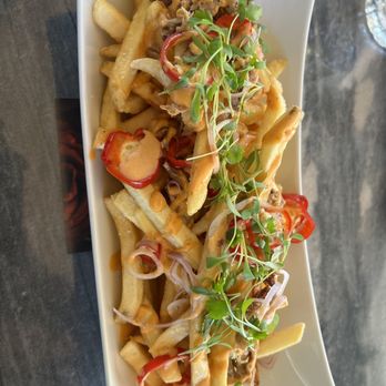 Rose's Garden Bar - Duck Fries - Burgers Near Me - Calabasas, California