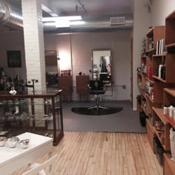 Salon Vertigo - Cutting area in the back