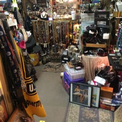 The Treasure Market - Awfully cluttered