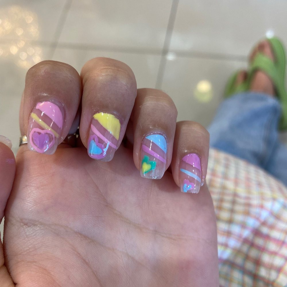 A-La-Mode Nails - Nail Salons Near Me - Woodland Park, New Jersey
