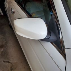 Green Clean Express Auto Wash - University - Intact passenger side mirror