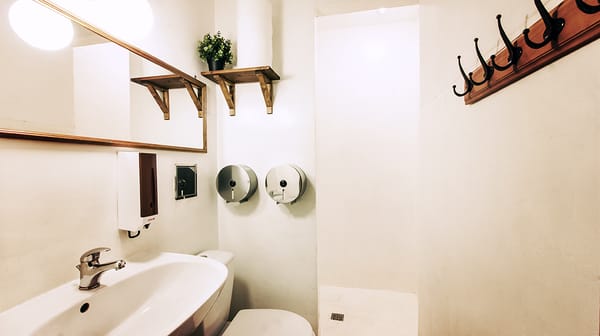 Sir Toby's Hostel by null