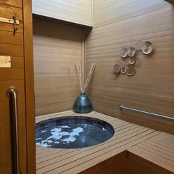 Elliott Bay Sauna & Hot Tub