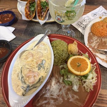 El Tapatio - Camerones a la crema with cilantro rice, pineapple jalapeño margarita, and birria tacos in the back! - Mexican Near Me - Sacramento, California El Tapatio - Camerones a la crema with cilantro rice, pineapple jalapeño margarita, and birria tacos in the back! - Mexican Near Me - Sacramento, California