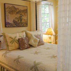 Chelsea Garden Inn - Palisades Suite with Queen bed and separate sitting room with day bed.  Enjoy views of the Palisades from this suite.