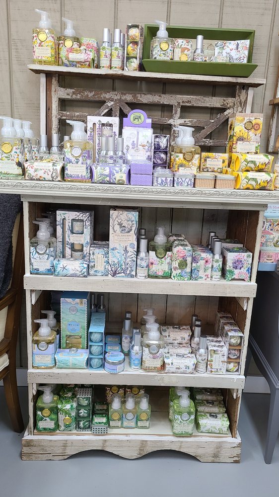 LULU’S GIFTS & STORAGE Updated October 2024 21 Photos 1534 Filbert Hwy, York, South