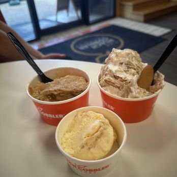 The Peach Cobbler Factory - PEACH COBBLER BANANA PUDDING ORIGINAL RECIPE ICE CREAM - Desserts Near Me - Bloomington, Indiana The Peach Cobbler Factory - PEACH COBBLER BANANA PUDDING ORIGINAL RECIPE ICE CREAM - Desserts Near Me - Bloomington, Indiana