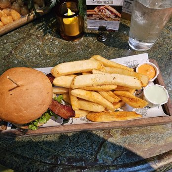 Raglan Public House - Great burger - Breakfast & Brunch Near Me - San Diego, California