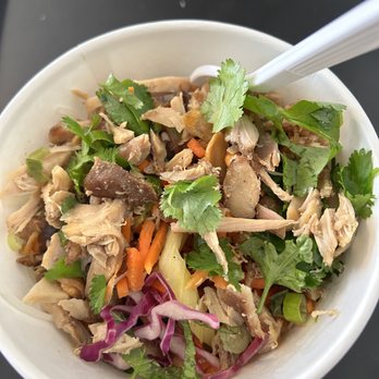 DragonEats - Green salad with 5 spice chicken - Vietnamese Near Me - San Francisco, California DragonEats - Green salad with 5 spice chicken - Vietnamese Near Me - San Francisco, California