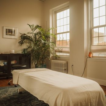 Boston Rolf with Joel Gheiler - treatment room - Massage Therapy Near Me - Boston, Massachusetts