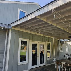 Serve Coffee & Goods - Patio