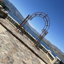 The terrace arch overlooking Lake Chelan The terrace arch overlooking Lake Chelan