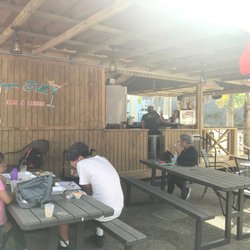 Bosque Bello - The bar area & outside seating