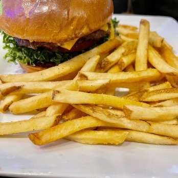 Dave & Buster's Bellevue - Burger - Arcades Near Me - Bellevue, Washington