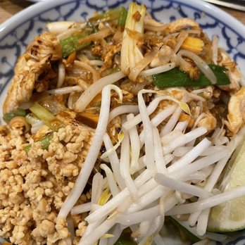 Glur - Pad Thai with Chicken - Thai Near Me - New York, New York