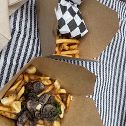 Crab sandwich and mushroom poutine
