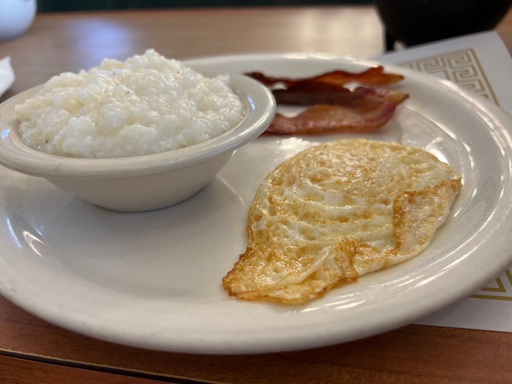 SUNRISE DINER Updated October 2024 128 Photos & 275 Reviews 365 W