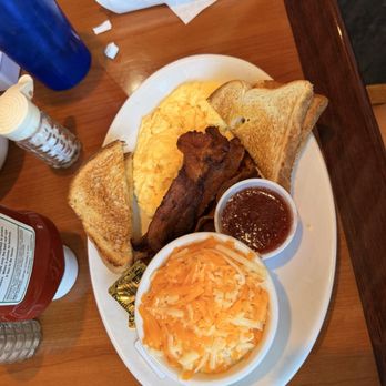 Lighthouse Cafe - Eggs, grits, bacon - Breakfast & Brunch Near Me - Sanibel, Florida
